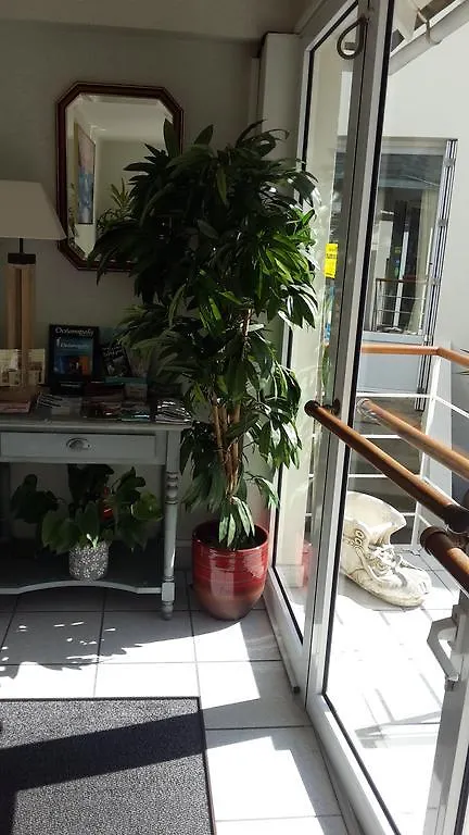 Logis Hotel Bellevue Roscoff