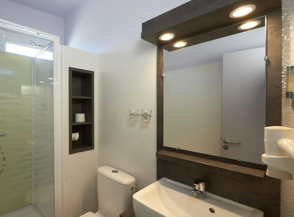 Logis Hotel Bellevue Roscoff