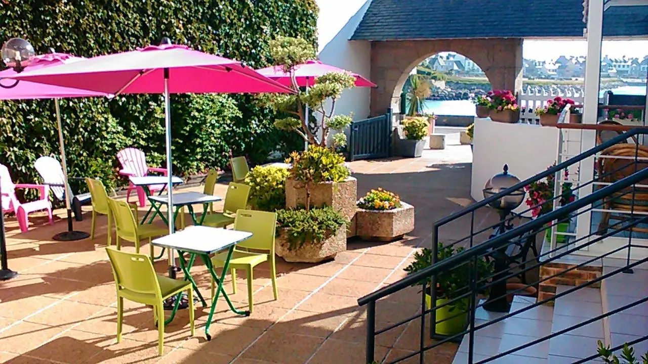 Logis Hotel Bellevue Roscoff
